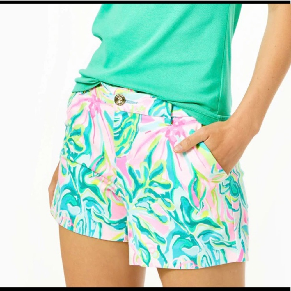 Size 10 EUC Lilly Pulitzer Callahan Knit shorts in One in a Melon